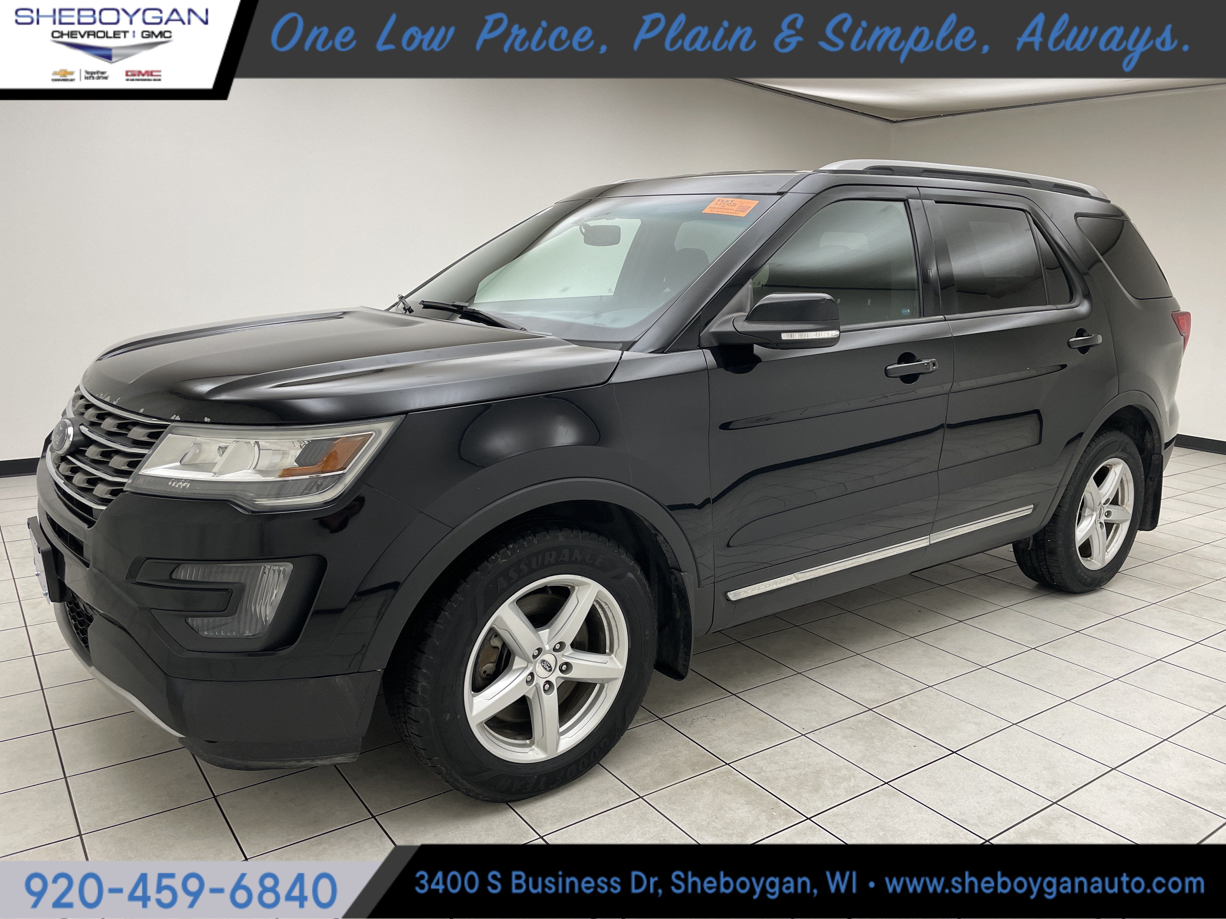 2016 Ford Explorer XLT in Other — front three-quarter view