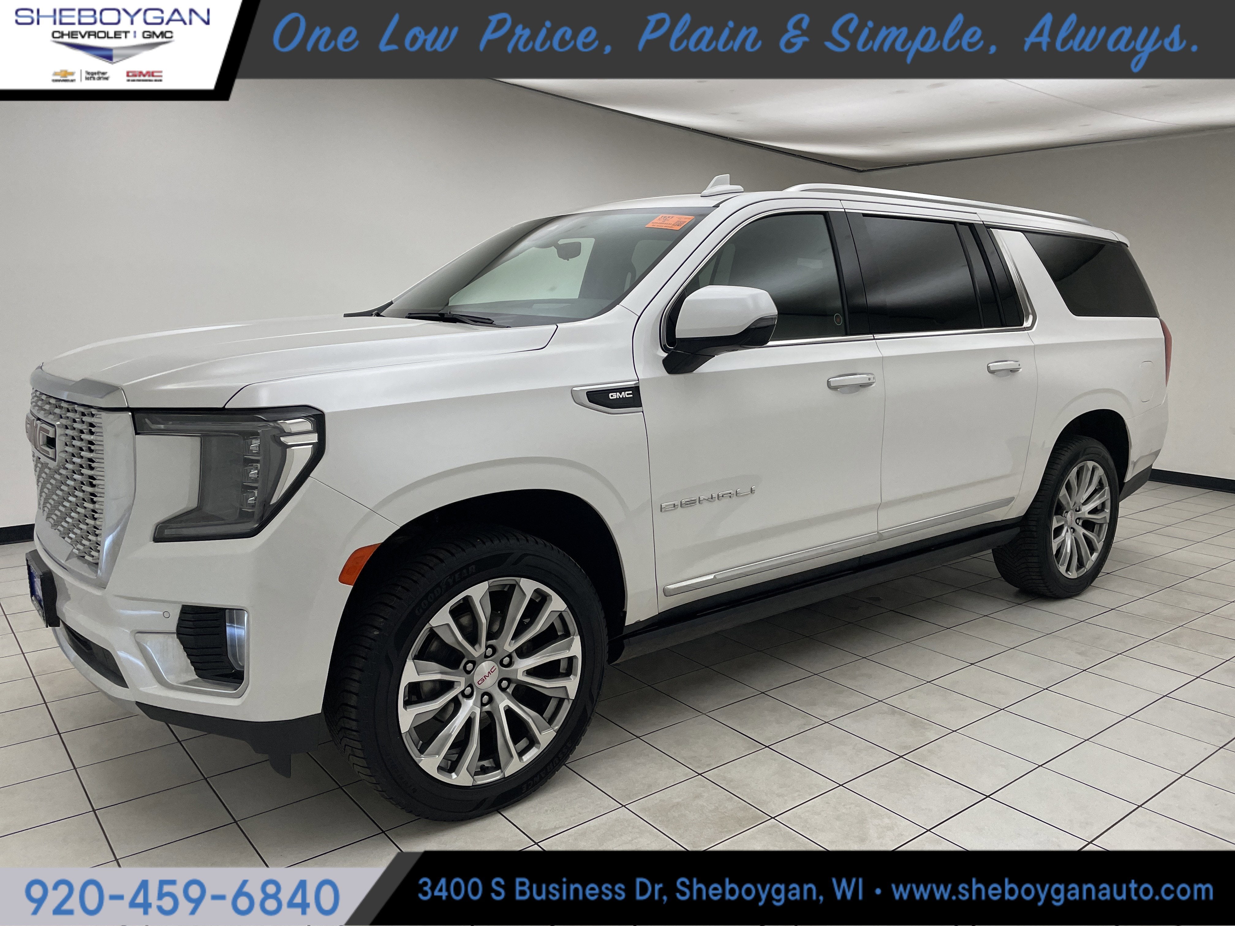 2022 GMC Yukon XL Denali in White Frost Tricoat — front three-quarter view