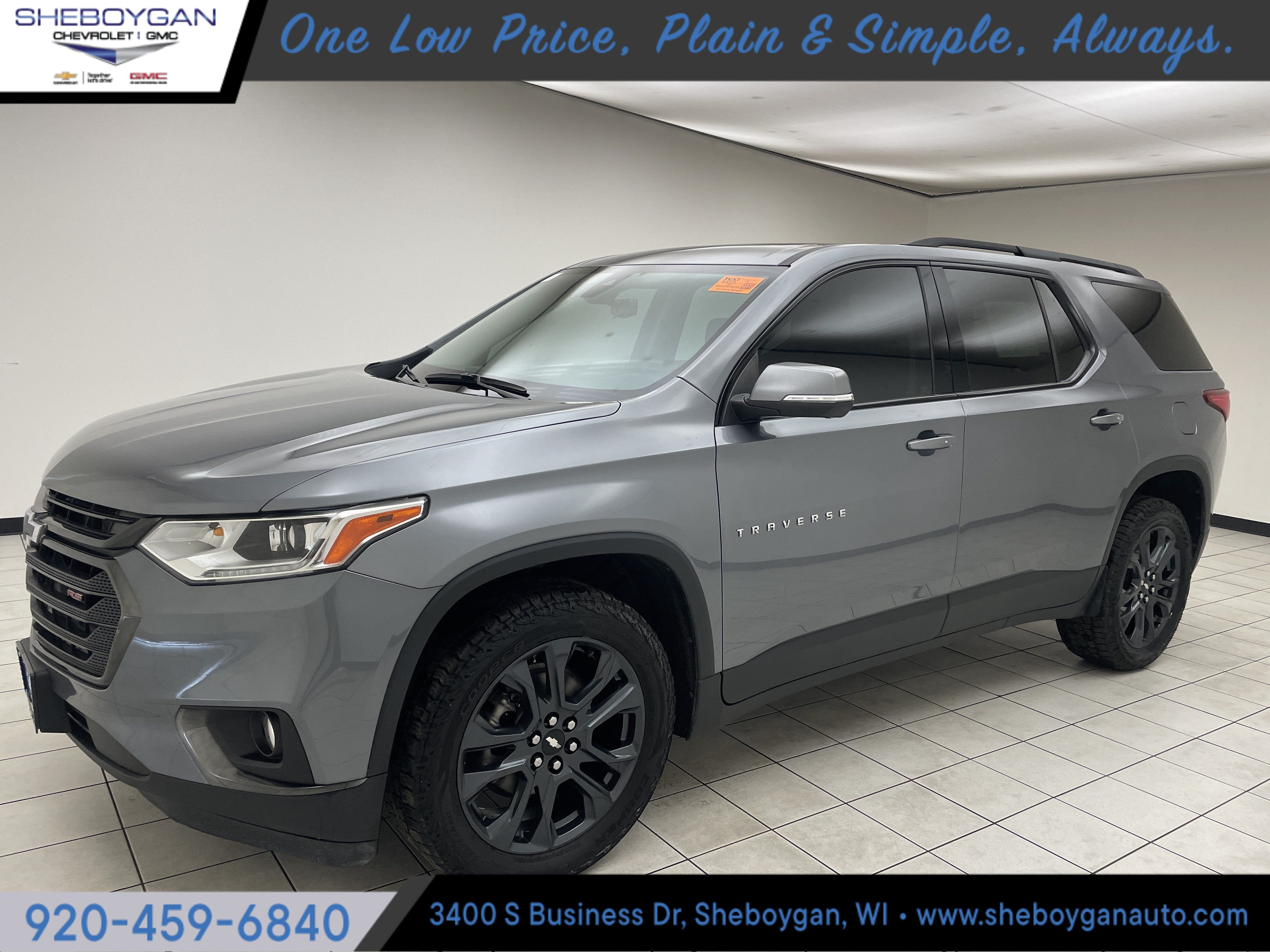 2021 Chevrolet Traverse RS in Satin Steel Metallic — front three-quarter view
