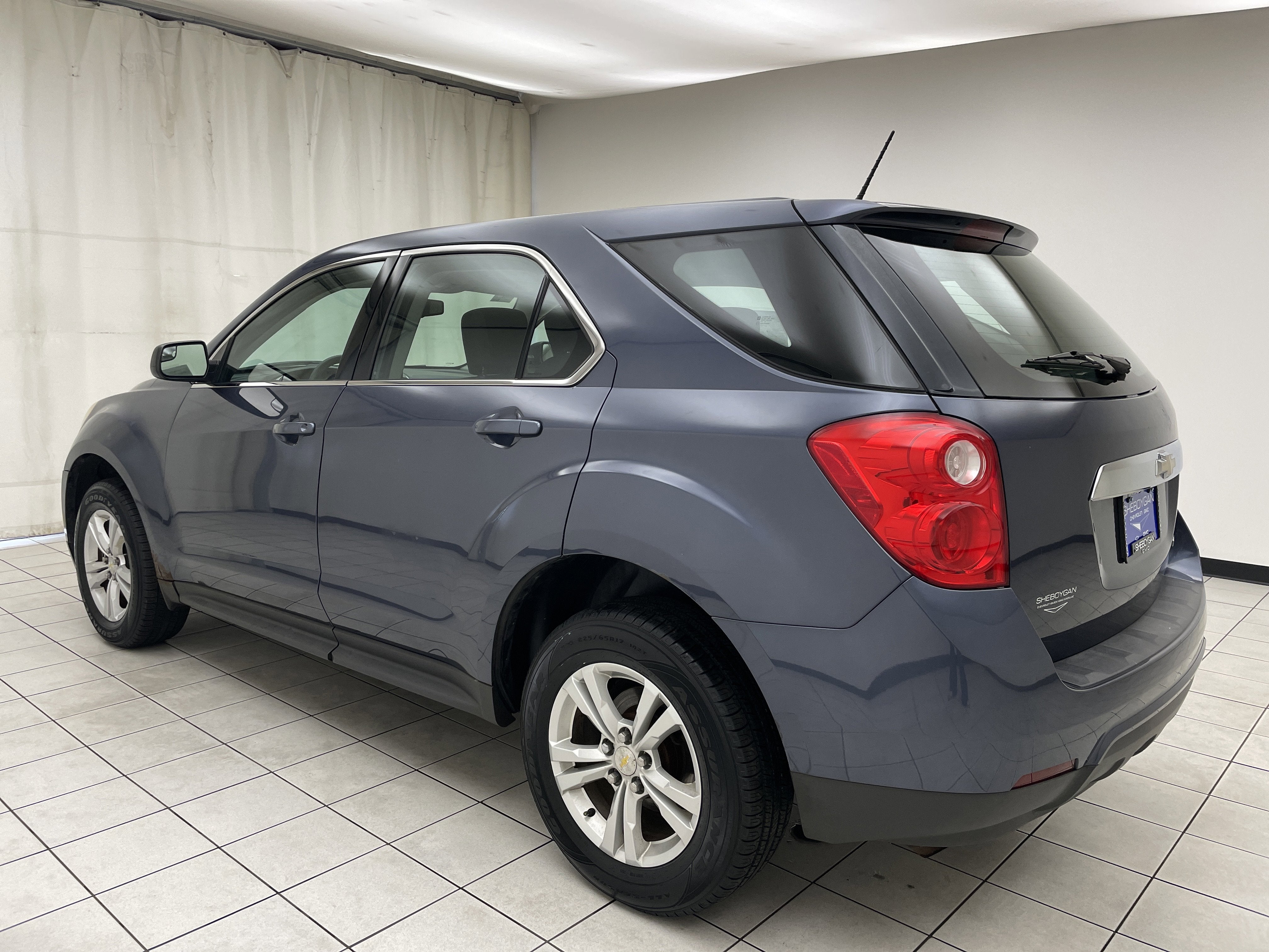 2013 Chevrolet Equinox — rear three-quarter view