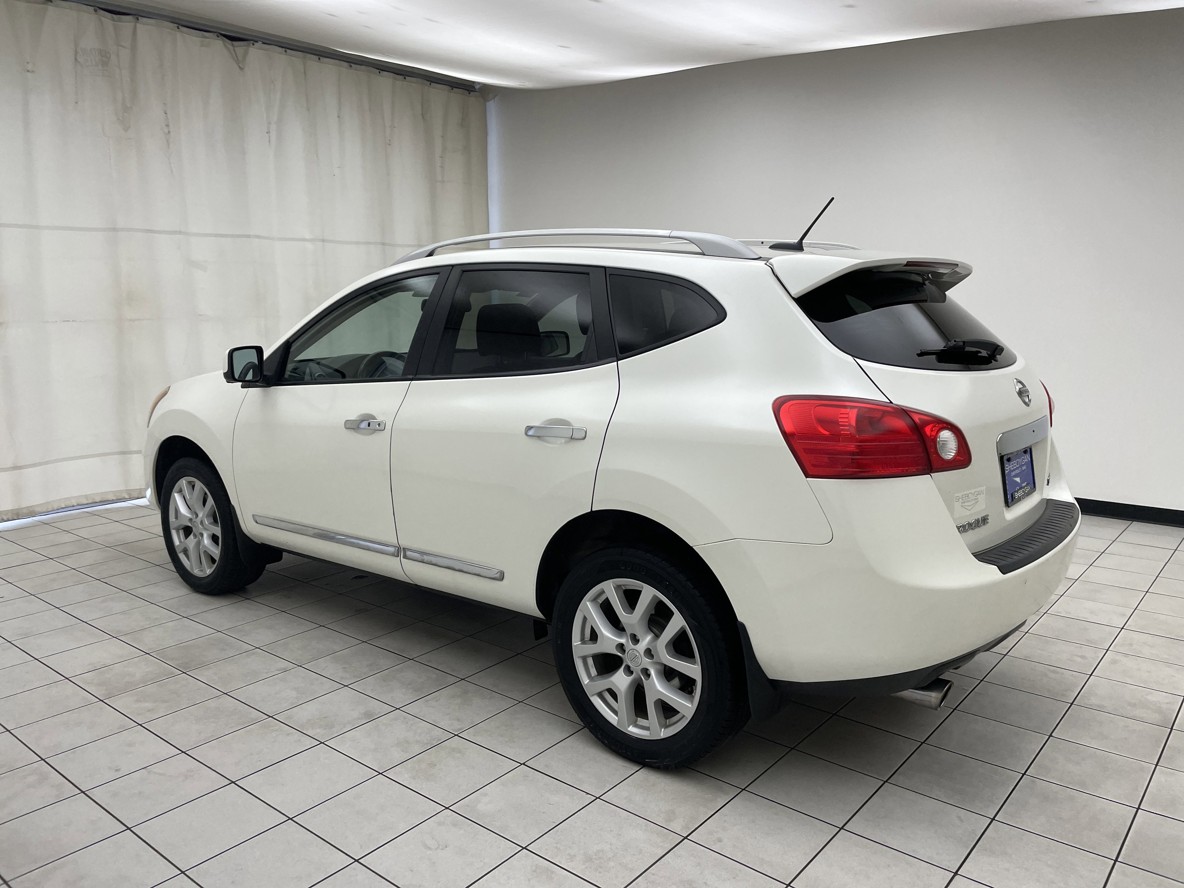 2013 Nissan Rogue — side profile view