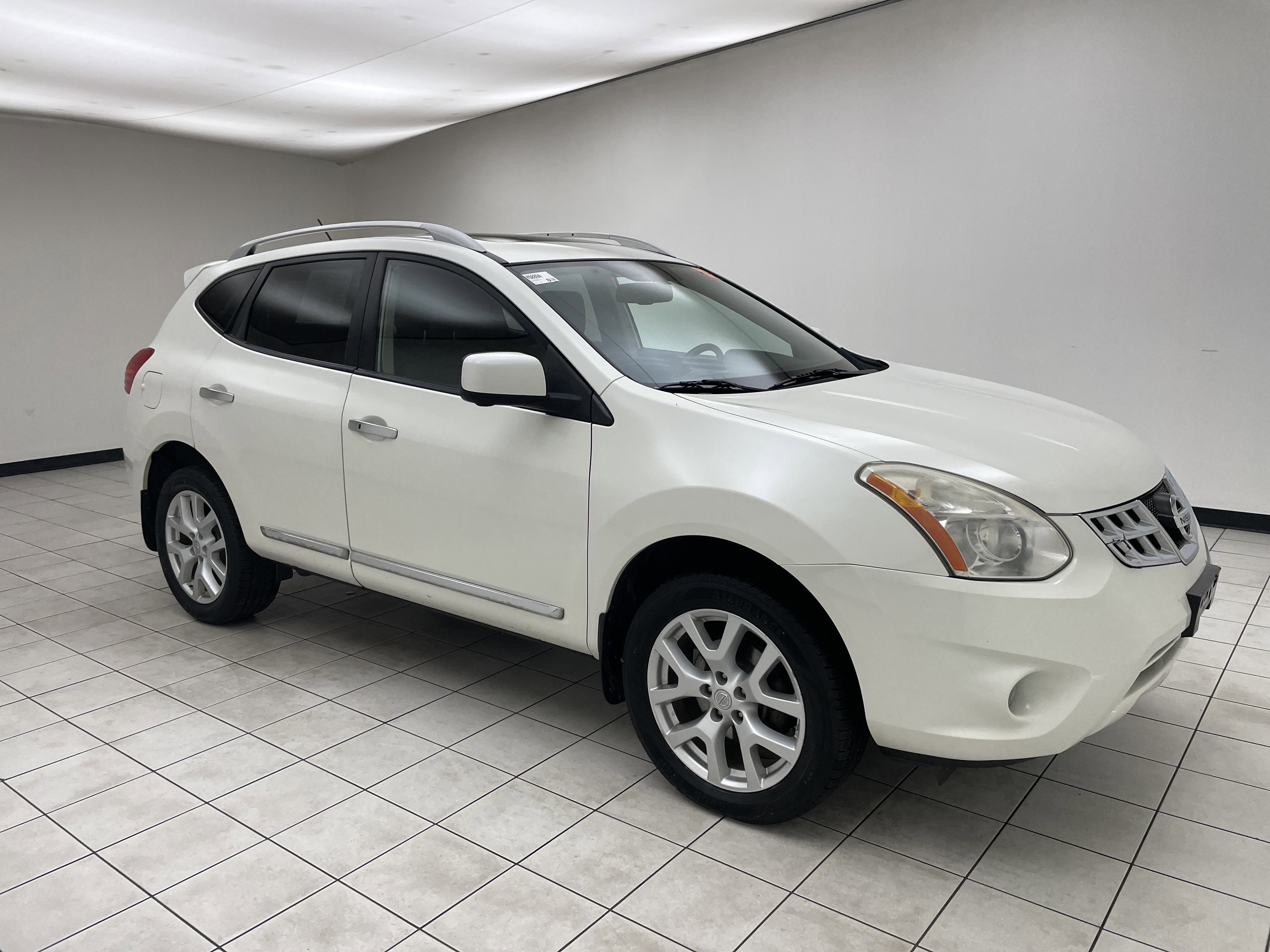 2013 Nissan Rogue — detail view